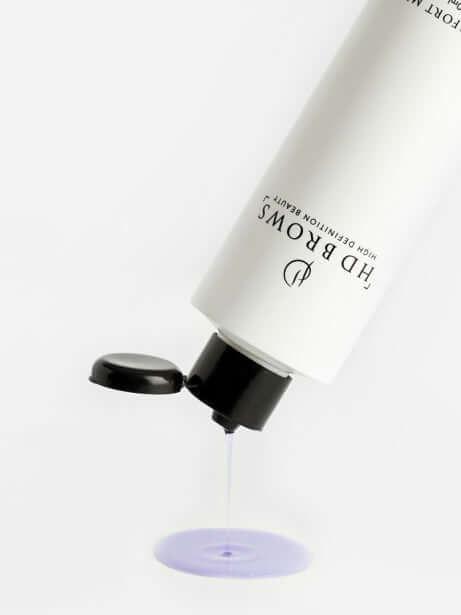 Comfort Me After Wax Lotion HD Brows After Wax Lotion Wachsen kann manchmal leichte Reizungen und Empfindlichkeit verursachen. Wir haben unsere Comfort Me After Wax Lotion entwickelt, um die Haut nach der Haarentfernung zu beruhigen und zu entspannen. War