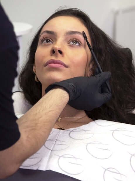 Tidy Towel (20) HD Brows Abdecktuch Unsere Tidy Towels wurden entwickelt, um Ihren Arbeitsplatz vor verschütteten Flüssigkeiten, Tropfen und Spritzern zu schützen, die bei Ihren Augenbrauenbehandlungen täglich passieren. Warum es Ihnen gefallen wird Diese