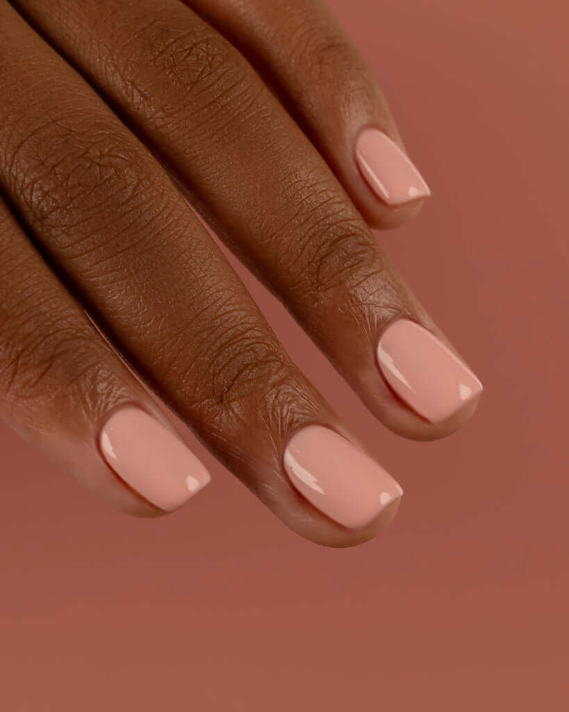 0328 Peach Pitstop - BIOGEL Verleihen Sie jedem Look einen Hauch von Eleganz mit Vanilla Skyline, einem zarten, cremigen Nude, das die Ruhe des Sonnenuntergangs einfängt. Hergestellt in Südafrika BIOGEL by Bio Sculpture Bio Sculpture
