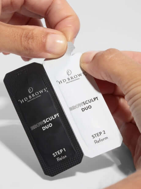 HD BrowSculpt Basics Kit BrowSculpt Kit Wenn Sie bereits ein ausgebildeter HD Brows Stylist sind und sich weiterbilden möchten, um auch HD BrowSculpt anzubieten, müssen Sie Ihr Kit mit einigen neuen Behandlungsgrundlagen auffüllen. Mit dem HD BrowSculpt B