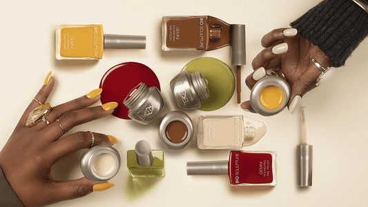 BIOGEL African Sunset Collection BIOGEL Inspiriert von der Schönheit AfrikasDiese Kollektion enthält eine Reihe von Farbtönen, die von den warmen, satten Farben Afrikas inspiriert sind, wird ein Gefühl von Zusammengehörigkeit und Gemeinschaft. Mit African