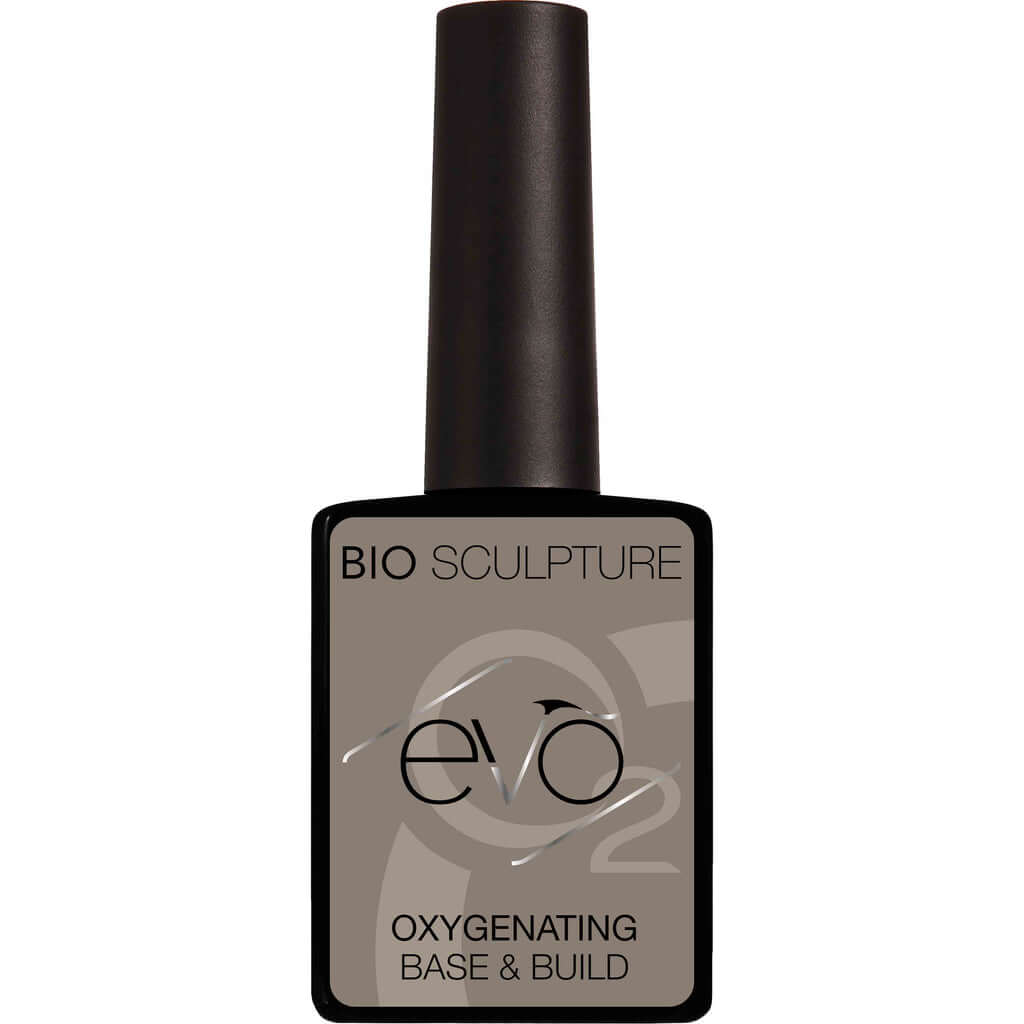 EVO Oxygenating Base & Build EVO Base Nageltyp: Alle Nageltypen. Ideal für normale, starke Nägel Anwendung: Tragen Sie eine flache Basisschicht mit unserer einzigartigen Greif- und Glättungsmethode auf. 60 Sekunden lang aushärten. Evo Oxygenating Base & B