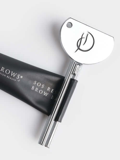 Tube Hero HD Brows Tuben Schlüssel Mit dem Tube Hero vermeiden Sie Produktverschwendung. Mit diesem innovativen Tool können Sie auch den letzten Tropfen aus Ihren Lieblings-Schönheitsprodukten herauspressen. Warum es Ihnen gefallen wird Hassen Sie es nich