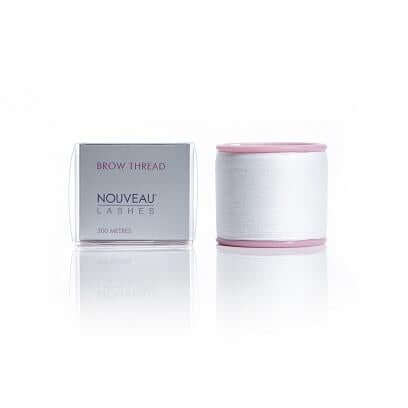 Augenbrauen Threading Garn Brow Design Hergestellt aus feinster Baumwolle, Nouveau Lashes Brow Garn wurde für höchste Festigkeit gewebt. Es hat eine gleichmäßige, glatte Konsistenz, die eine präzise Kontrolle ermöglicht, während es mühelos über die Haut g