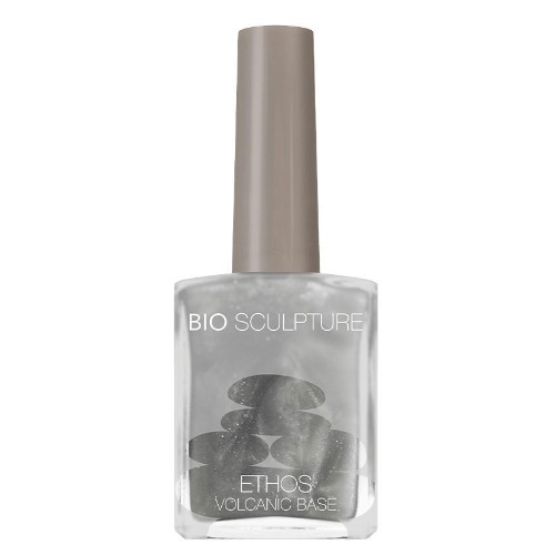 0316 Volcanic Base - ETHOS ETHOS ETHOS Volcanic Base Dieses Produkt ist eine spezielle Base, die entwickelt wurde, um weiche Nägel zu stärken. Sie enthält Vulkanstein-Partikel, die dafür bekannt sind, die Nagelhärte zu erhöhen. Zusätzlich ist sie mit Pist