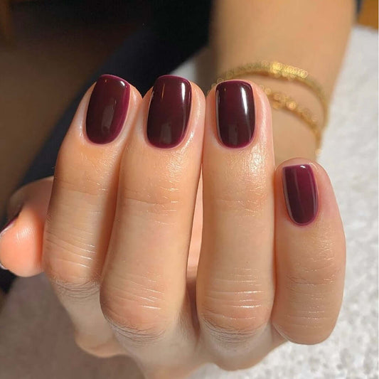 0112 Erica - EVO EVO EVO GellackEin tiefes Burgunderrot für eine klassische Maniküre. Hergestellt in Südafrika.EVO by Bio Sculpture Bio Sculpture