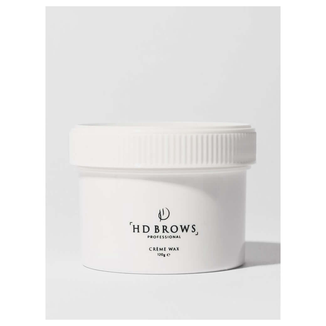 Professional Brow Crème Wax HD Brows Professionelles Cremewachs Dieses professionelle Haarentfernungswachs hat eine weiche, cremige Formel, die sich ideal für die Anwendung im empfindlichen Augenbrauenbereich eignet. Unser professionelles Cremewachs ist i