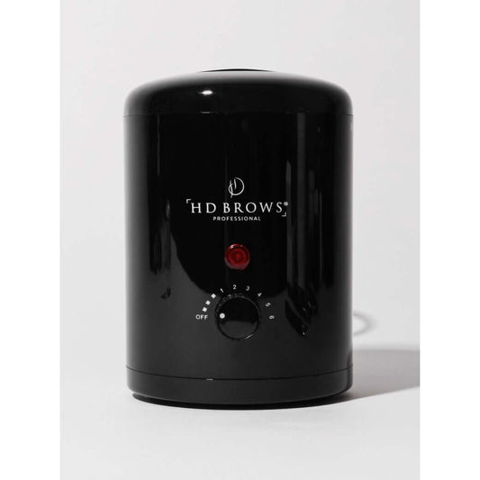 Wax Heater HD Brows Schwarzer Wachserhitzer Unser schwarzer Marken-Wachserhitzer erhitzt das Wachs auf die richtige Konsistenz für eine effektive Augenbrauen-Wachsbehandlung. Warum es Ihnen gefallen wird Dieses Heizgerät ist schlank und kompakt und nimmt