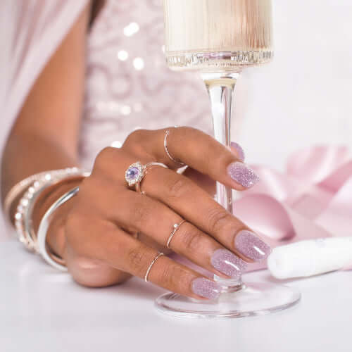 EVO Timeless Elegance Collection EVO Die BIO SCULPTURE EVO Timeless EleganceKollektion ist ein Zeugnis des ewigen Stils fürfür grenzenlose Klasse und Raffinesse. Mit einer Reihe von exquisiten Farbtönen, von unvergänglichen Nudetönen bis hin zu zauberhaft