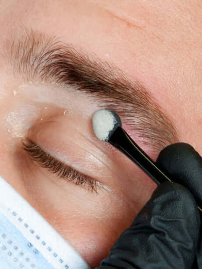 Multi-Use Palette HD Brows Mehrzweckpalette Diese Mehrzweck-Puderpalette ist unverzichtbar zum Schutz und Abdecken der Haut vor und nach der Haarentfernung. Warum es Ihnen gefallen wird Mit diesen Augenbrauen-Trimmscheren erzielen Sie bei jeder Behandlung