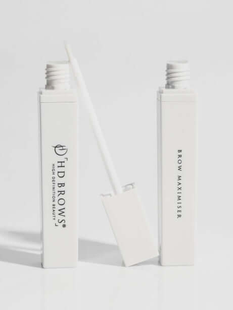 Brow Maximiser HD Brows Augenbrauen-Maximizer Begrüssen Sie Brow Maximiser, das Rezept für #BetterBrows für Ihre Kunden mit spärlichen, lückenhaften oder langsam wachsenden Augenbrauen. Dieses verstärkende Augenbrauenserum hilft, die Augenbrauendichte zu