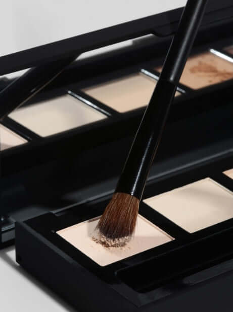 Multi-Use Palette HD Brows Mehrzweckpalette Diese Mehrzweck-Puderpalette ist unverzichtbar zum Schutz und Abdecken der Haut vor und nach der Haarentfernung. Warum es Ihnen gefallen wird Mit diesen Augenbrauen-Trimmscheren erzielen Sie bei jeder Behandlung