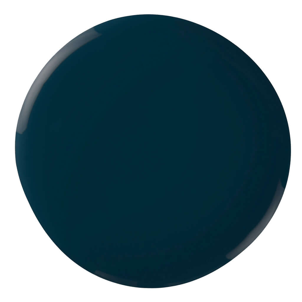 0319 At High Tide - BIOGEL BIOGEL BIOGEL Gelsystem Ein tiefes Blau mit einem Hauch von Schwarz. Dieser faszinierende Farbton spiegelt die Tiefen der geheimnisvollen Gewässer Englands wider und verleiht jedem Look einen Hauch von Raffinesse. Hergestellt in