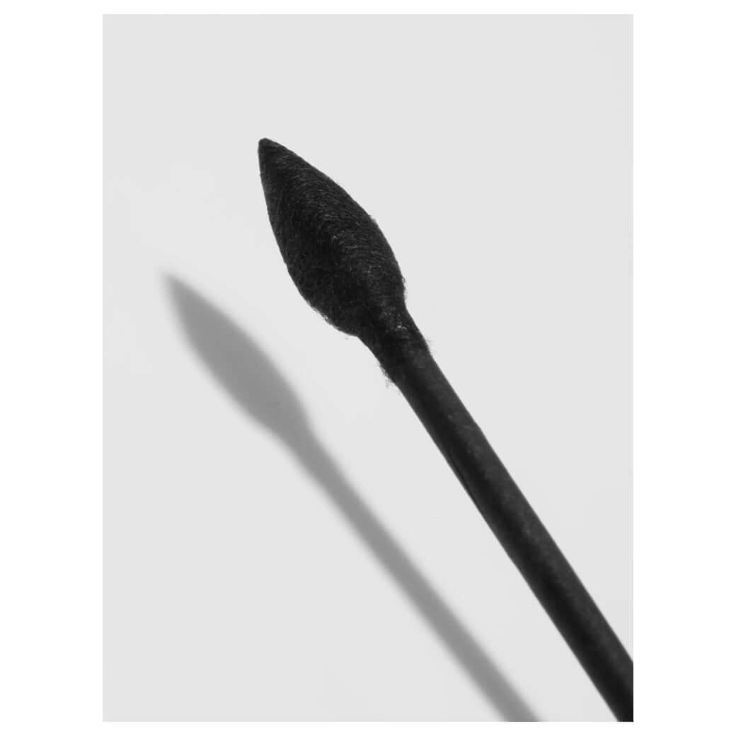 Biodegradable Cotton Buds HD Brows Biologisch abbaubare Wattestäbchen Wattestäbchen sind ein unverzichtbarer Bestandteil der Augenbrauen-Arbeitsstation, um die Augenbrauen in Form zu halten. Achten Sie darauf, immer einige biologisch abbaubare zur Hand zu