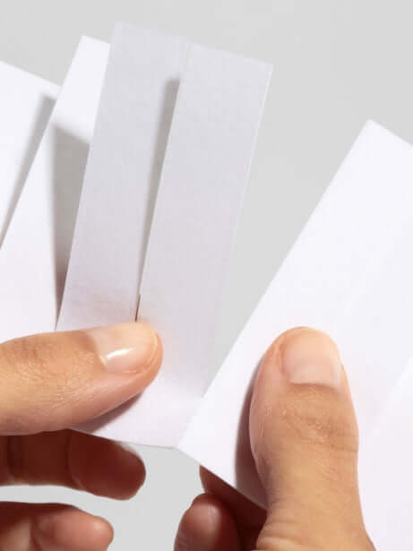 Pre Cut Wax Strips HD Brows Vorgeschnittene Wachsstreifen Diese Packung Wachsstreifen wurde bereits auf die ideale Größe für präzises Wachsen zugeschnitten und erspart Ihnen so viel Arbeit. Warum es Ihnen gefallen wird Vorgeschnittene Wachsstreifen sparen