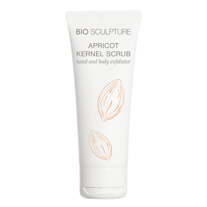 Retail Apricot Kernal Scrub - SPA SPA In diesem Peeling mit seinem angenehmweichen Abrieb entfalten unter anderem Teebaumöl, pulversierte Aprikosen-Kerne und pulverisierter Bimsstein sowie Urea ihre reinigende und pflegende Wirkung. Optimal für Maniküre u