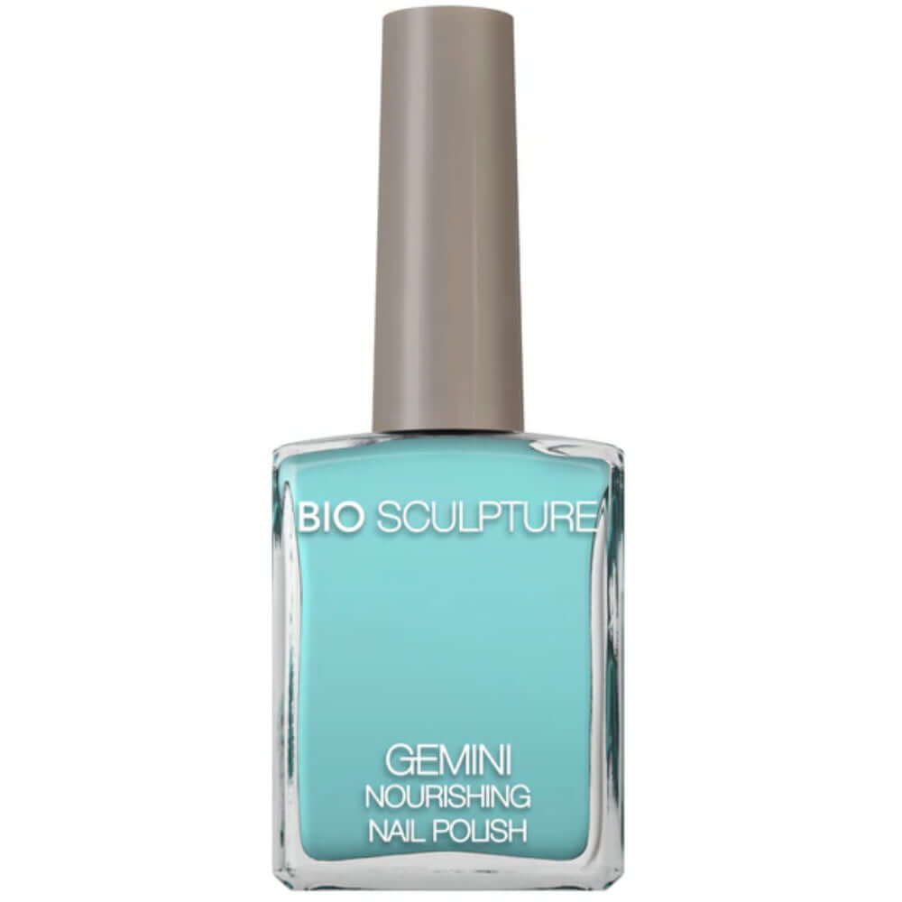 0331 Aqua Drive - GEMINI Ein Pastellblau, das an klares Wasser und blauen Himmel erinnert, der perfekte Farbton für sommerliche Nägel. Hergestellt in Südafrika GEMINI by Bio Sculpture Bio Sculpture