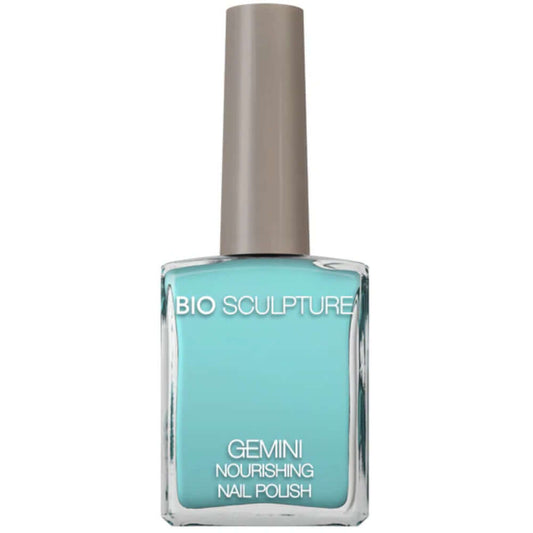 0331 Aqua Drive - GEMINI Ein Pastellblau, das an klares Wasser und blauen Himmel erinnert, der perfekte Farbton für sommerliche Nägel. Hergestellt in Südafrika GEMINI by Bio Sculpture Bio Sculpture