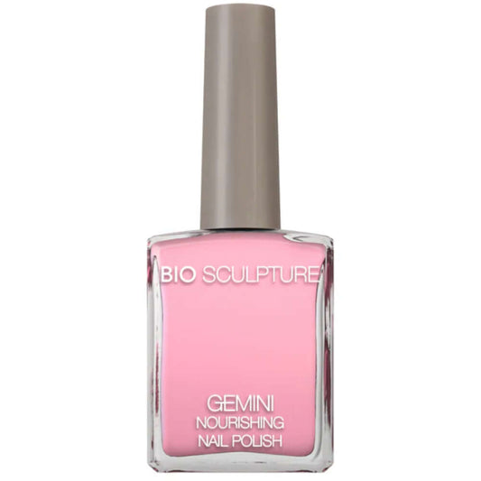 0329 Blushed Boulevard - GEMINI Ein Puderrosa, das für blühende Blüten steht. Blushed Boulevard bietet einen sanften, schicken Look, der zu jedem Stil passt. Hergestellt in Südafrika GEMINI by Bio Sculpture Bio Sculpture