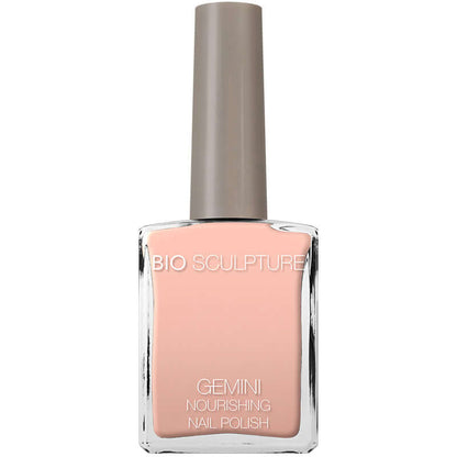 316 Breath of Fresh Air - GEMINI GEMINI GEMINI NagellackEin braun-rosa Nude mit gelbem Unterton. Dieses perfekte Taupe-Nude passt zu allen Hauttönen und ist wahrlich ein Hauch frischer Luft für Ihre Nägel. Hergestellt in SüdafrikaGEMINI by Bio Sculpture B