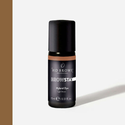 BrowStay Hybrid Dye BrowStay Hybrid BrowStay Hybrid Dye Der BrowStay Hybrid Dye ist eine professionelle flüssige Hybridtönung, die 100 % vegan und 100 % hennafrei ist. Kreieren Sie den unverwechselbaren, definierten Hybrid-Stil mit langanhaltenden Ergebni