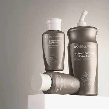 Nail Cleanser Flüssigkeiten Milder Reiniger zum Entfernen der Dispersionsschicht und zum Reinigen der Nagelplatte. Seine Inhaltsstoffe helfen, ein Austrocknen des Nagels und der umliegenden Haut zu verhindern. Enthält Granatapfelextrakt und hat daher eine