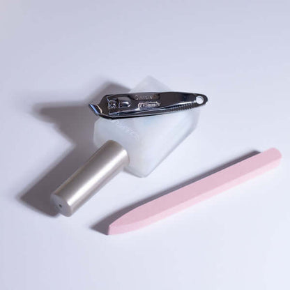 Nagelhautzange mit Seitenklinge Cuticle Nipper Side Blade Use the Cuticle Nipper Side Blade to remove stubborn hang nails. Never cut away living tissue in the cuticle area, as it will grow back harder and faste Bio Sculpture