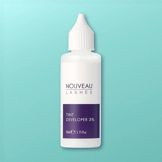 LVL CeraLash - Farbentwickler 3% (Tint Developer) LVL Classic Entwickelt, um die Farbmoleküle in den CeraLashTints zu aktivieren. Dieses Produkt wird zusammen mit den CeraLashTints bei professionellen LVL-Behandlungen verwendet, wenn die Farbe nicht mit d