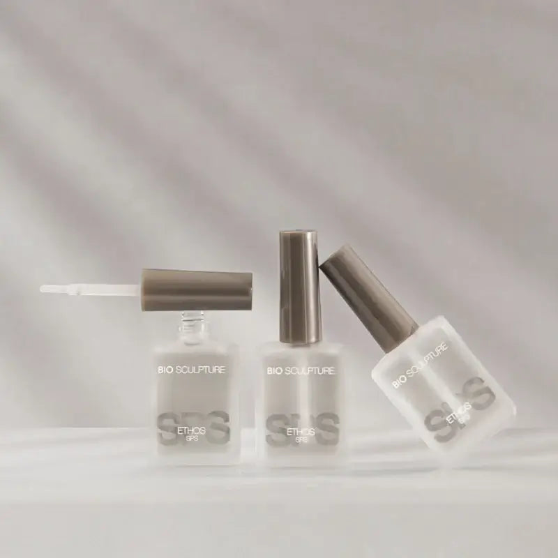 0320 Sps - ETHOS ETHOS ETHOS Sps NageltypFür problematische Nägel, bei denen die Haltbarkeit des Produkts durch fettige Nägel beeinträchtigt wird MerkmaleEinzigartige säurefreie Formel VorteileVerbesserte Produkthaftung Ermöglicht eine einfachere Gelentfe