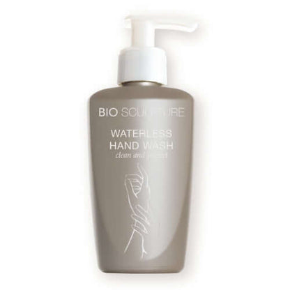 Waterless Hand Wash - SPA SPA Die neue BIO SCULPTURE Waterless Hand Wash reinigt die Hände effektiv, spendet Feuchtigkeit und hinterlässt ein nicht klebriges Gefühl mit einem frischen Aloe-Vera-Duft Bio Sculpture