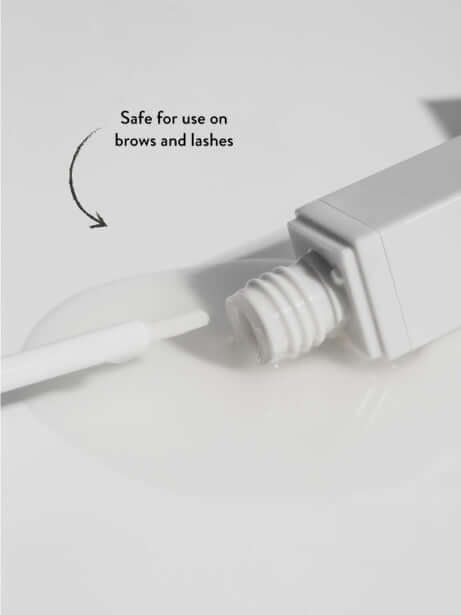 Brow Maximiser HD Brows Augenbrauen-Maximizer Begrüssen Sie Brow Maximiser, das Rezept für #BetterBrows für Ihre Kunden mit spärlichen, lückenhaften oder langsam wachsenden Augenbrauen. Dieses verstärkende Augenbrauenserum hilft, die Augenbrauendichte zu