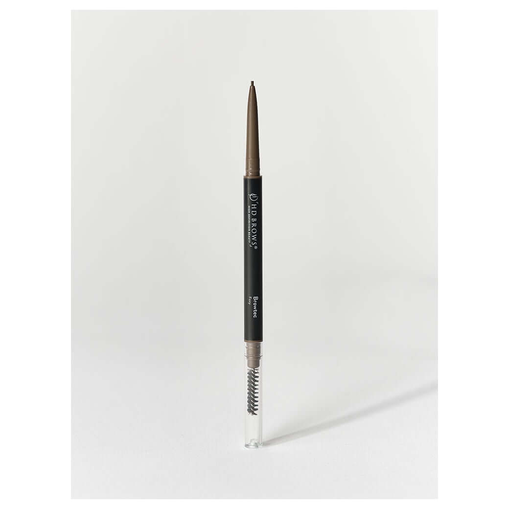 Browtec HD Brows Browtec Browtec ist ein ultradünner, einziehbarer Augenbrauenstift mit Bürste, mit dem Sie Ihre Augenbrauen einfacher als je zuvor nachzeichnen können. Diese neue und verbesserte Version unseres meistverkauften Stifts hat eine superfeine