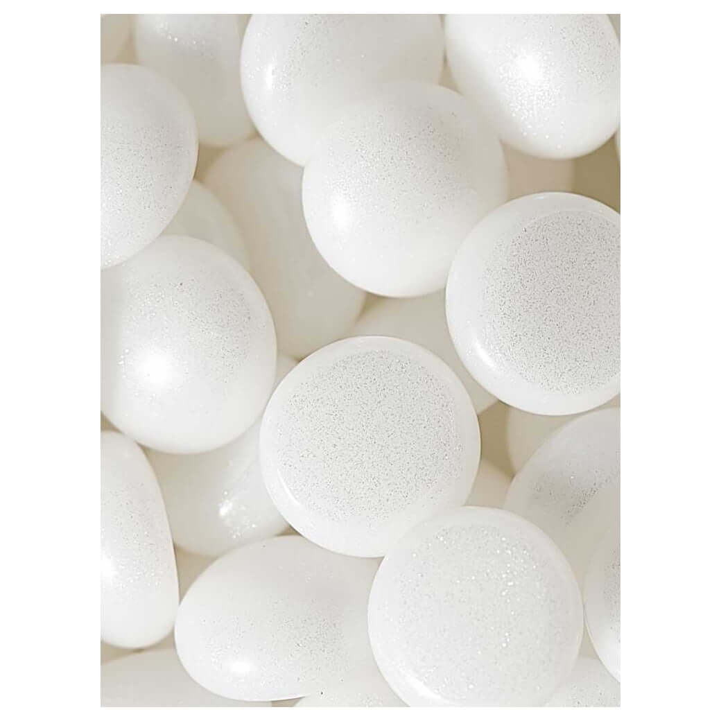 Hard Wax Opal White HD Brows Hartwachs Opalweiss Das vegane HD Brows Hard Wax wurde für eine schnelle, präzise und effektive Entfernung von Augenbrauenhaaren entwickelt. Dieses vielseitige Wachs ist auch sanft genug, um an anderen Stellen wie Gesicht, Bik