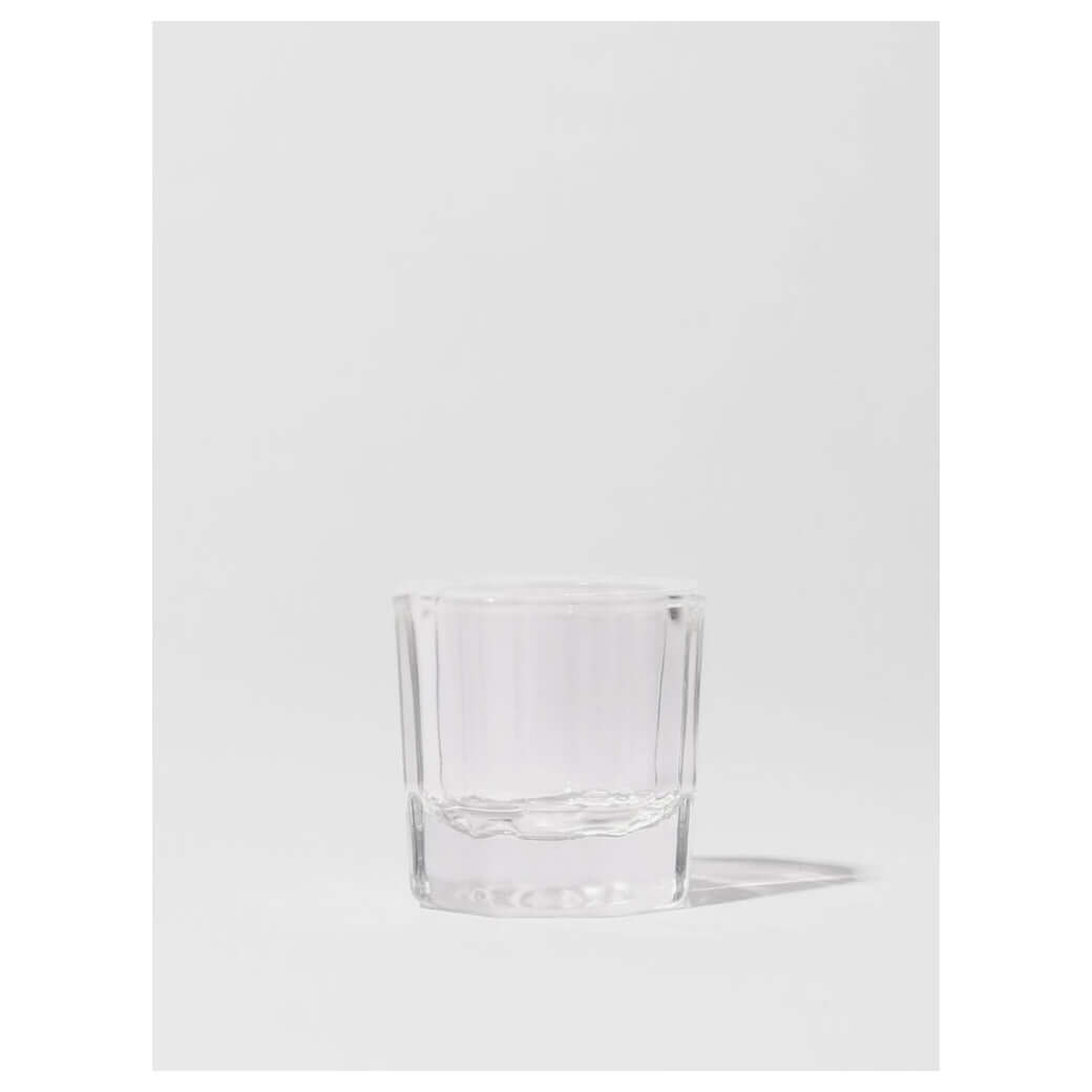 Mixing Pot HD Brows Mischtopf Ein kleiner Glastopf, der sich perfekt zum Mischen der richtigen Menge Augenbrauenfarbe und Augenbrauenfarbe-Entwickler für jede Behandlung eignet. Warum es Ihnen gefallen wird Ein kleiner, leichter Topf, der sich ideal zum A