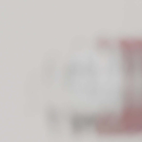 Builder Gel Gel - BIOGEL Entdecken Sie unvergleichliche Stärke mit unserem neuen, ultradünnen Aufbaugel. Diese mit Fasern angereicherte Basis- und Aufbauformel minimiert die Masse und maximiert gleichzeitig Haltbarkeit und Flexibilität. Sie trägt dazu bei