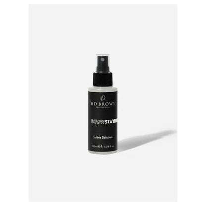 BrowStay Saline Solution BrowStay Hybrid BrowStay-Kochsalzlösung Die BrowStay-Salzlösung ist ein wesentlicher Vorbereitungsschritt bei Ihren BrowStay-Hybridbehandlungen, um länger anhaltende Ergebnisse zu erzielen. Diese sanfte, alkoholfreie Formel wird i