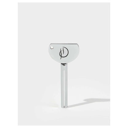 Tube Hero HD Brows Tuben Schlüssel Mit dem Tube Hero vermeiden Sie Produktverschwendung. Mit diesem innovativen Tool können Sie auch den letzten Tropfen aus Ihren Lieblings-Schönheitsprodukten herauspressen. Warum es Ihnen gefallen wird Hassen Sie es nich