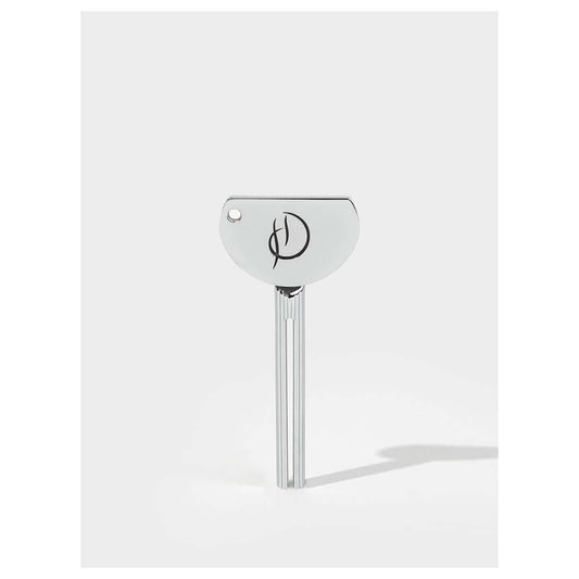 Tube Hero HD Brows Tuben Schlüssel Mit dem Tube Hero vermeiden Sie Produktverschwendung. Mit diesem innovativen Tool können Sie auch den letzten Tropfen aus Ihren Lieblings-Schönheitsprodukten herauspressen. Warum es Ihnen gefallen wird Hassen Sie es nich