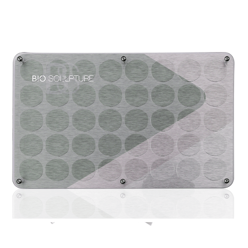 Bio Gel Tray 40 Marketing BioGel Colour Tray ist ein Stand-Display, das 40 BioGel (4,5 g) Einheiten ebenso attraktiv wie sicher platziert. Eine ästhetische Verkaufshilfe, die sich dank des eingebauten Ständers auch abgeschrägt aufstellen lässt. Ideal um I