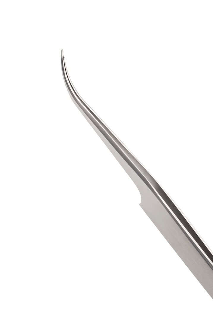 Präzisionspinzette - Superfein gebogen Pinzetten Diese Pinzette ist aus deutschem chirurgischem Edelstahl handgefertigt, für das Applizieren von Kunstwimpern bei 1:1 oder Volumen Wimpernverlängerungen sowie für das Separieren der Naturwimpern InhaltEine P