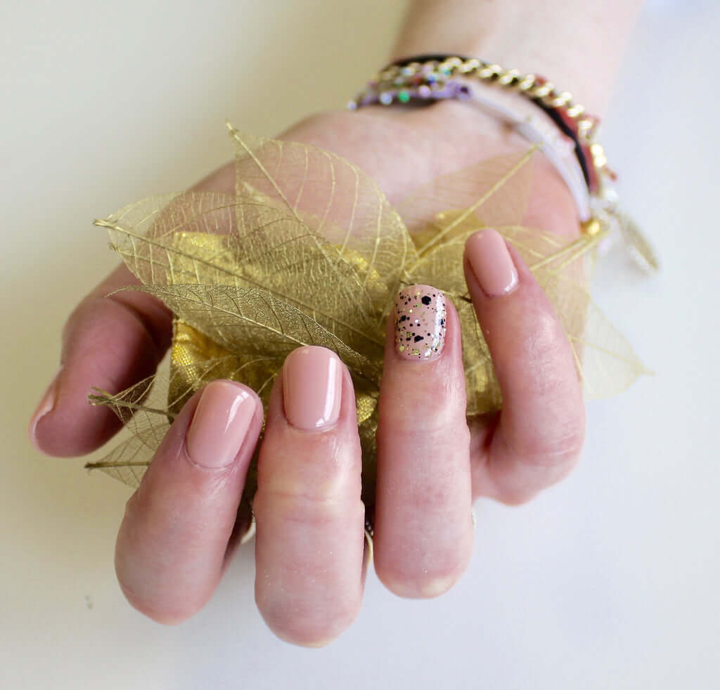 0210 Spun Out Of Dreams - GEMINI GEMINI GEMINI NagellackCremige Farbton von Pfirsich und Aprikose Hergestellt in SüdafrikaGEMINI by Bio Sculpture Bio Sculpture