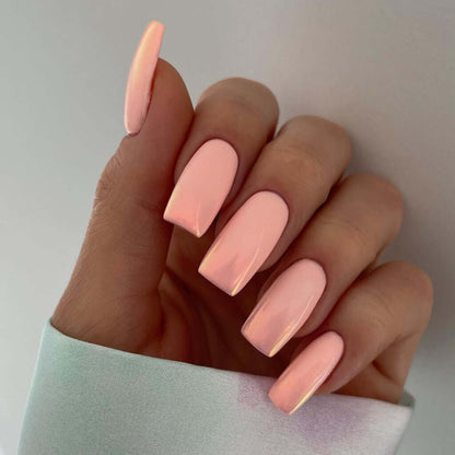 0080 Minke - EVO EVO EVO GellackEin Pastellrosa, aber ein knalliges Neon! Leicht und frisch, eine pfirsichartige Blüte **Aufgrund der Beschaffenheit des Pigments in dieser Farbe ist ein akzeptables Maß an Verblassen zu erwarten. Hergestellt in Südafrika.E