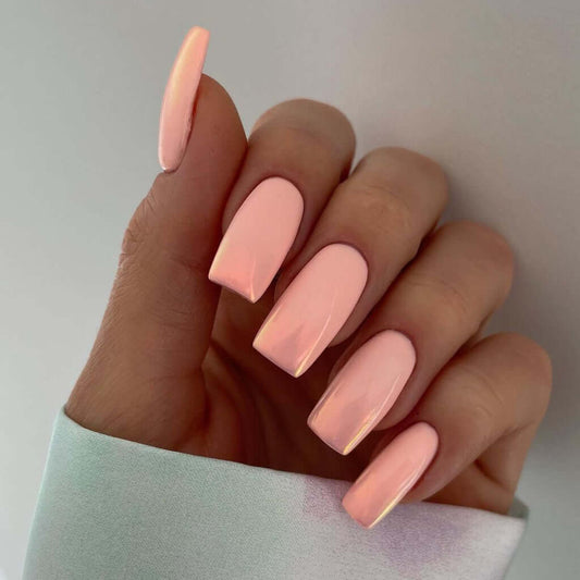 0080 Minke - EVO EVO EVO GellackEin Pastellrosa, aber ein knalliges Neon! Leicht und frisch, eine pfirsichartige Blüte **Aufgrund der Beschaffenheit des Pigments in dieser Farbe ist ein akzeptables Maß an Verblassen zu erwarten. Hergestellt in Südafrika.E