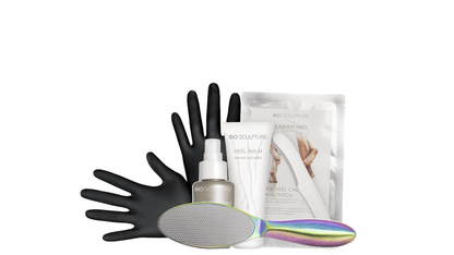 Summer Heel Professional Kit - SPA SPA Das komplette Set zur sicheren und effektiven Hornhautentfernung im Salon• Pflaster zur Hornhautentfernung• Sommer-Fersenspritz• Fersenbalsam• Schaber• Schwarze Handschuhe• Fußfeile Bio Sculpture