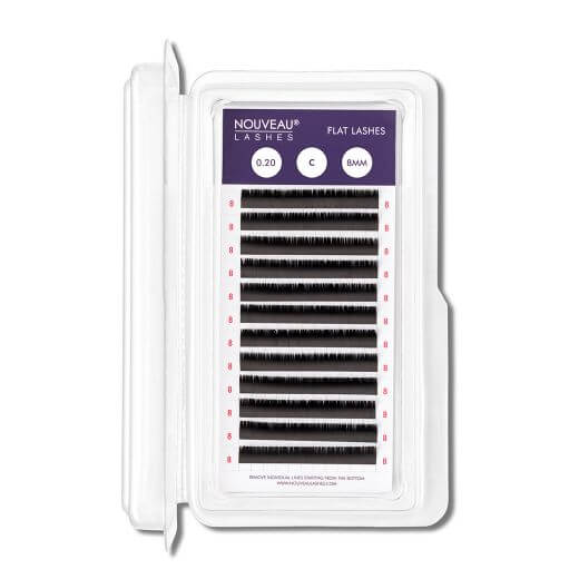 Flat Lashes one size Box Lash Extensions Die einzigartige elliptische Form der flachen Wimpern ergibt eine vergrößerte Oberfläche, die eine viel bessere Haftung an natürlichen Wimpern ermöglicht. Mit mehr Oberflächenkontakt im Vergleich zu einer klassisch