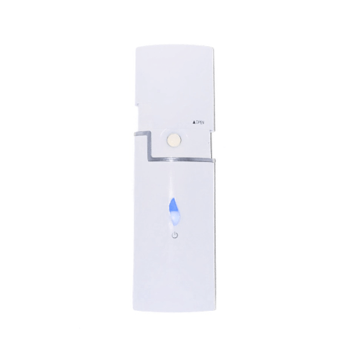 Nano Moisturizing Nebelspray Instrumente & Zubehör Der Nano Moisturizing Nebelspray ist ideal für die Anwendung bei der Kundin nach einer Wimpernextetion Behandlung für das finale Reinigen der Wimpern. Enthält 1 Nano Moisturizing Nebelspray 1 Wasserflasch