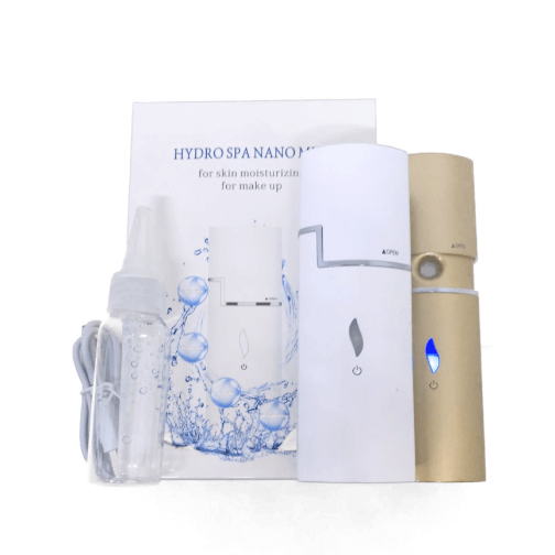 Nano Moisturizing Nebelspray Instrumente & Zubehör Der Nano Moisturizing Nebelspray ist ideal für die Anwendung bei der Kundin nach einer Wimpernextetion Behandlung für das finale Reinigen der Wimpern. Enthält 1 Nano Moisturizing Nebelspray 1 Wasserflasch