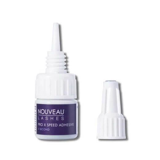 Kleber Pro X Speed Adhesive Kleber Der Superschnelle Mit einer Trocknungszeit von nur einer Sekunde ist Pro X Speed ​​für erfahrene und selbstbewusste Wimpernkünstler, entwickelt mit einer dünnen Viskosität für eine superschnelle Anwendung und einer satte