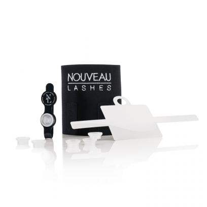 SVS Lash Band Collection Instrumente & Zubehör Die Lash Band Collection ermöglicht es die SVS Behandlung komfortabel, schnell und präziese druchzuführen. Die Lash-Band ist waschbar, wiederverwendbar und kann an jede Kundein angepasst werden. InhaltLash Ba